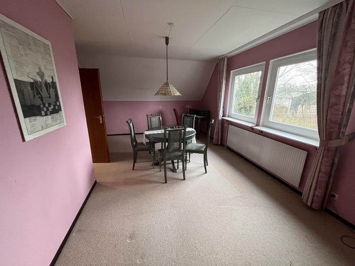 Ruhige Lage mit grossem Garten am Ende einer Sackgasse – Schlafzimmer in OG