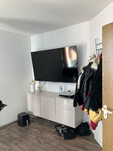 Geschmackvolle 2-Raum-Wohnung mit Balkon und EBK in Hamburg Lohbrügge – Foto 4