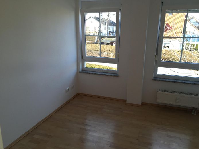 Moderne 3-Zimmer Wohnung mit Balkon, EBK und Garage – Kind/Arbeiten