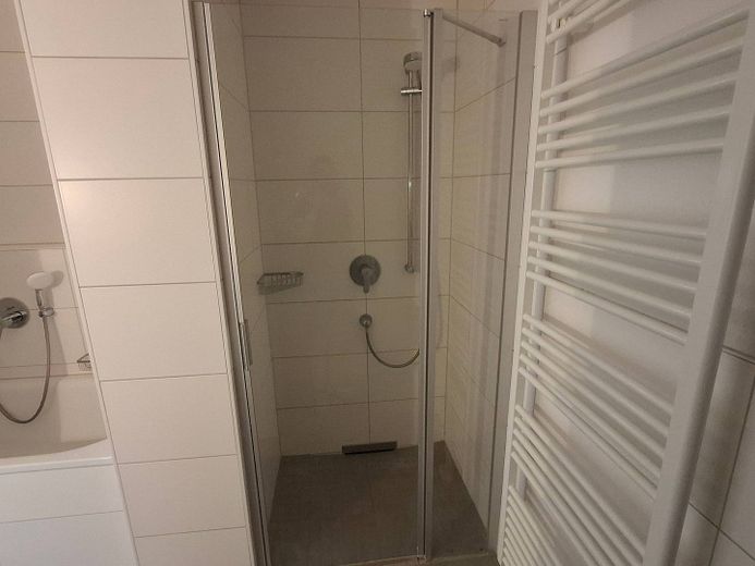 Ideaal voor stellen of kleine gezinnen: 3-kamerappartement – Ansicht II: Badezimmer