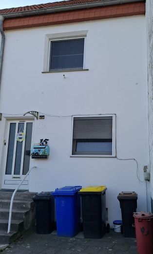 Attraente casa a schiera con mansarda ampliata – Foto 1