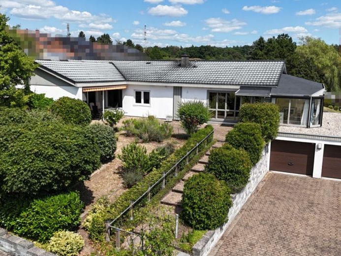 Gepflegter Bungalow in Beckingen – Großzügiges Grundstück & vielseitige Nutzungsmöglichkeiten – फोटो 1