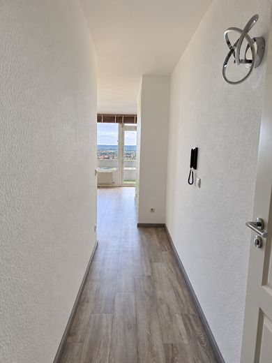 Luminoso piso dúplex de 3 habitaciones recién reformado con balcón en Mainz-Finthen – Flur