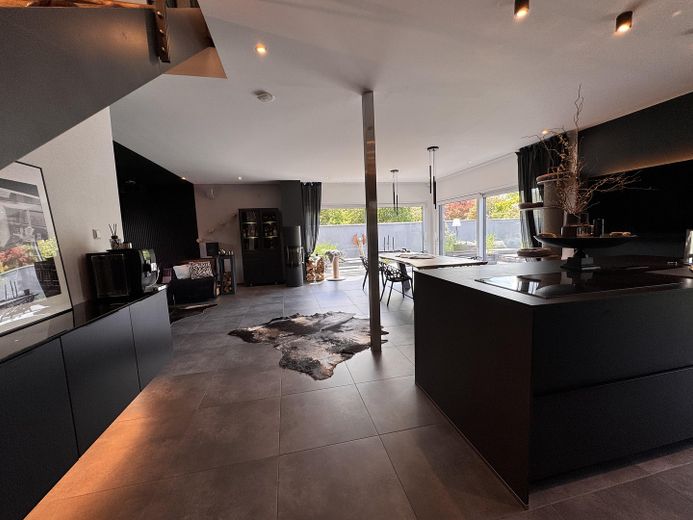 Modernes Premiumhaus mit High-End-Ausstattung und nahezu energieautarker Technik in Herford – Küche