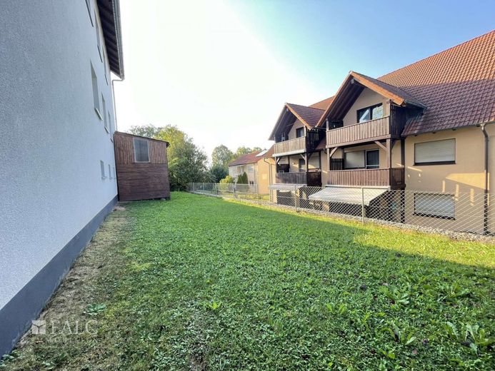 Erstbezug nach Sanierung: Helle Dachgeschosswohnung mit gehobener Ausstattung in Langenzenn – Garten Rückseite