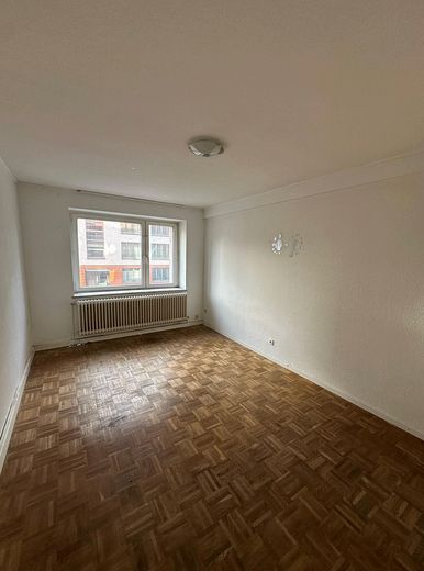 Attraktive Innenstadtlage in Düsseldorf - 3,5 Zimmer Wohnung – Zimmer