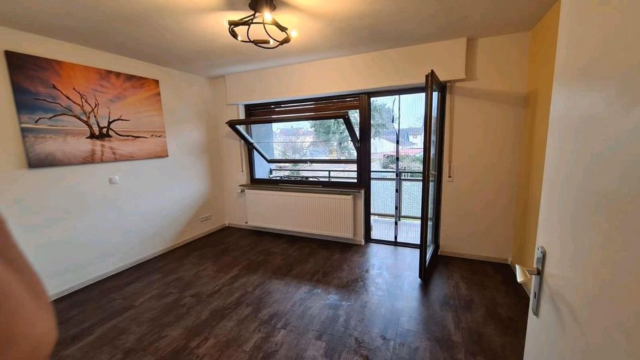 Zi. 1 im OG mit Balkonzugang