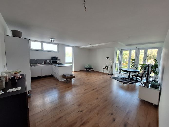 moderne, helle 3-Zimmer-Wohnung – Wohnraum - Küche