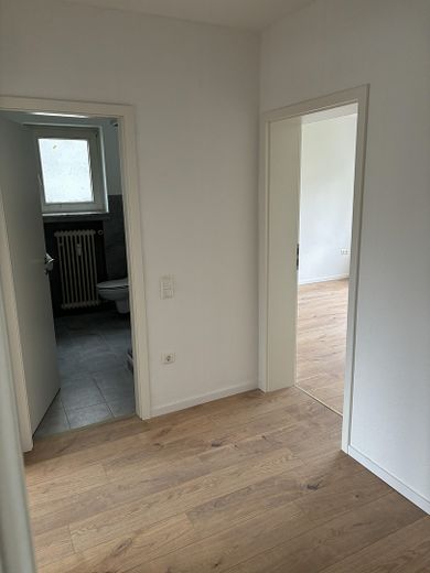 Sanierte 3-Zimmer Wohnung - inkl. EBK – Flur