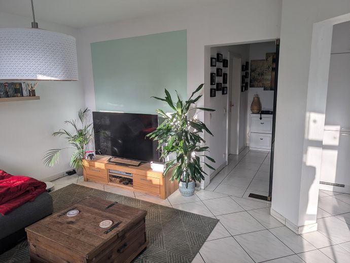 Wohnzimmer - Flur - Küche