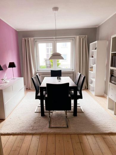 Möbliert wohnen in Schwachhausen: 3 Zimmer, eigener Garten, 1.700 € all-inclusive – Esszimmer