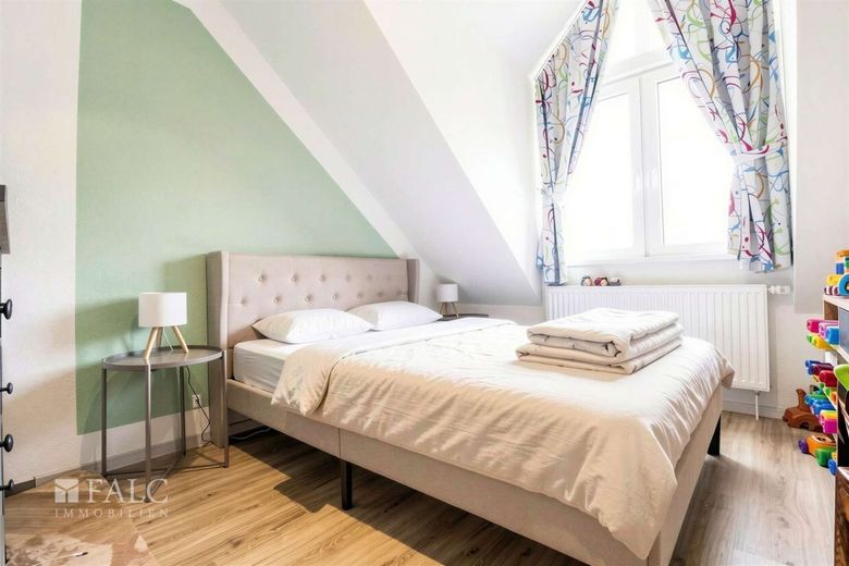 +++ Exklusive Doppelhaushälfte: Wohndesign trifft auf Familien-Idylle +++ – Kinderzimmer I