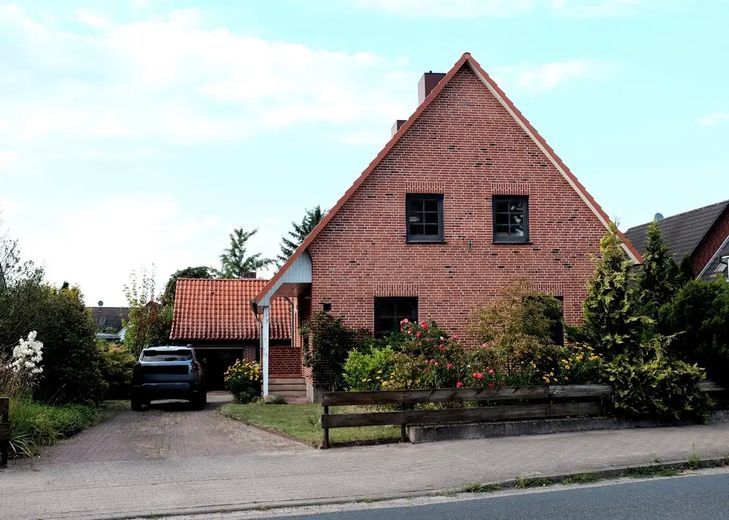 Euer Haus im Grünen: 192qm, großes Grundstück, Altbau-Charme – Haus