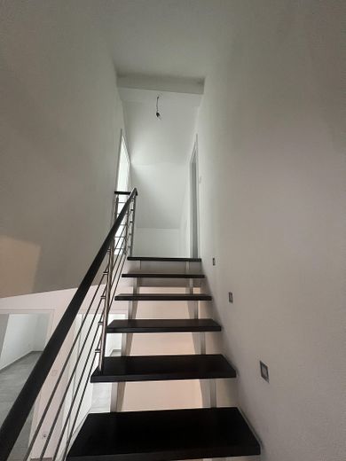 Spacious 5-room maisonette apartment in Neuburg an der Donau – Treppe zum Oberen Bereich