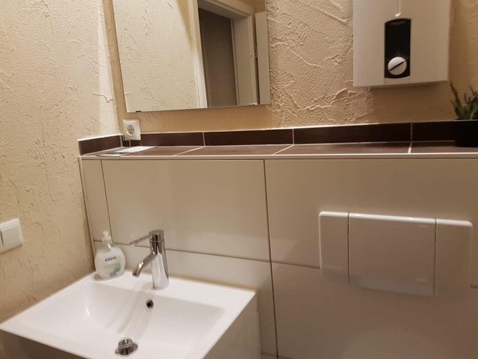 Salzgitter Sauingen’de yenilenmiş bir çiftlikte güzel 4 odalı daire – Fotoğraf 12