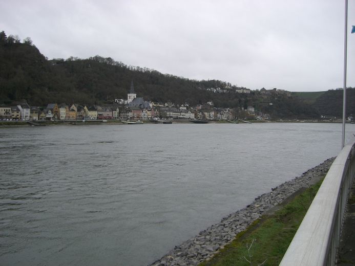 1. Linie am Rhein, Sonnenseite, Sankt Goarshausen Mittelhaus 145 QM – Foto 4