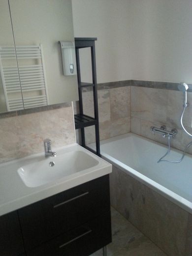 Badezimmer mit Badewanne