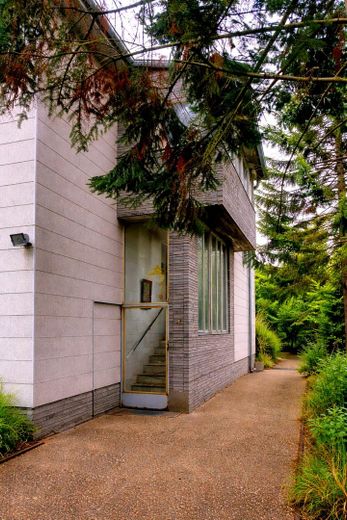 Bella casa con ampio giardino, con possibilità edificatorie per circa 847 mq di superficie abitabile lorda – Foto 5