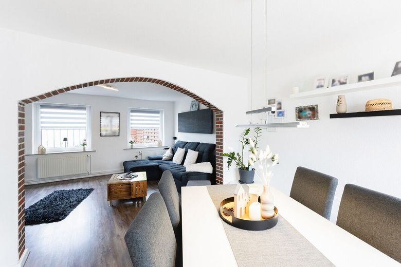 Ihre Oase: Doppelhaushälfte mit großem Garten! – Wohn-Esszimmer