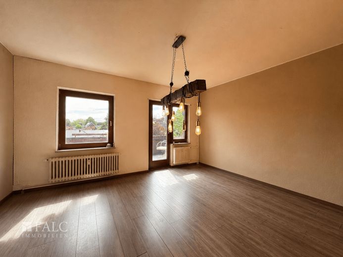 6 Einheiten. Voll vermietet. Kapitalanlage in Nortorf. – Wohnung 4 Wohnzimmer (Raum digital leergeräumt)