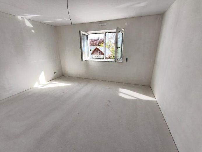 4 Zi. Wohnung (Nr. 7) im OG mit Balkon – Elternschlafzimmer Bild 1