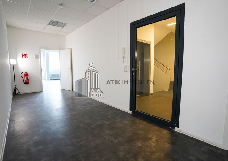 ATIK: *360°-VR* Helle und flexible Büro-/Schulungsräume direkt am MA-HBF – Eingangsbereich