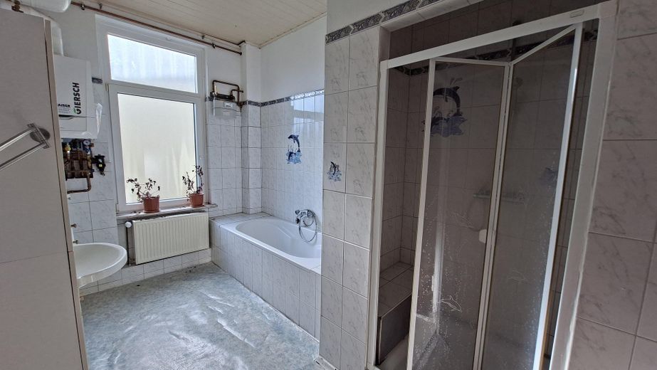 Mooie 3-kamerwoning te huur op een centrale locatie – Bad