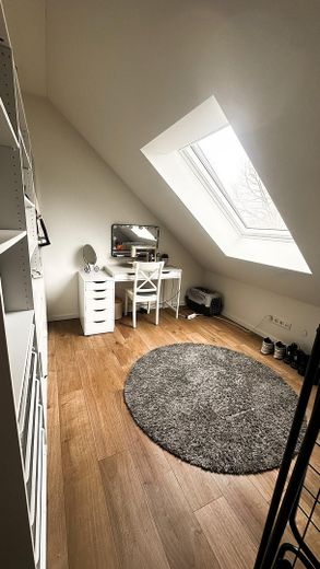 Exklusive 4-Zimmer-Wohnung mit großem Balkon – Foto 10