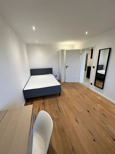 Modernes WG-Zimmer mit viel Licht/ Jaspersallee 27, München / 3.OG / WE47 / Zi.1 – Schlafzimmer