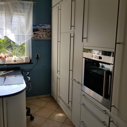 Besondere DHH - grosser Grund - 2 Garagen – Leicht EInbauküche inkl.