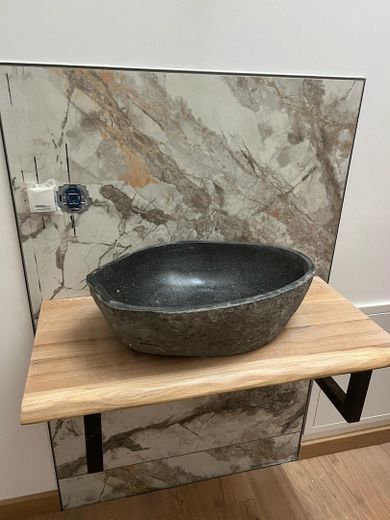 Flussstein Waschbecken