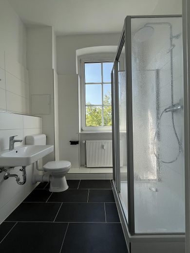 helle 4-Zimmer-Wohnung im 2. OG – Foto 2