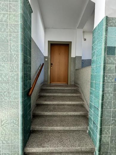 2 locali con balcone a Karlsruhe-Mühlburg – Ideale per inquilini con abilità manuali – Eingang Wohnung EG