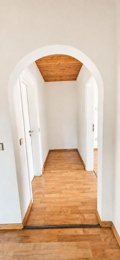Helle 3-Zimmer-Wohnung mit Balkon und Bergblick – Foto 16