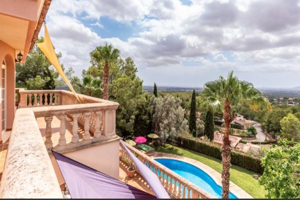 Mallorca herrliche Villa auf dem Hügel bei Bunyola mit Meerblick zu verkaufen