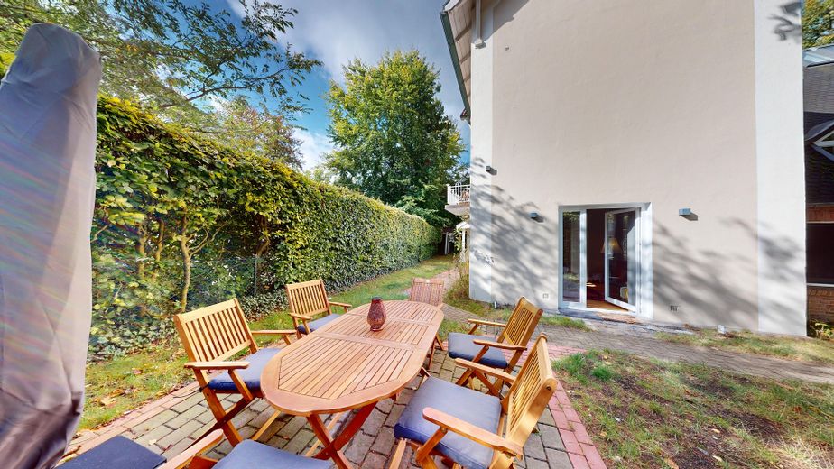 Möbliertes Haus 154 m² | 5,5 Zi | Garten | nahe Nienstedten | Wohnen auf Zeit 3–33 Monate – Terrasse
