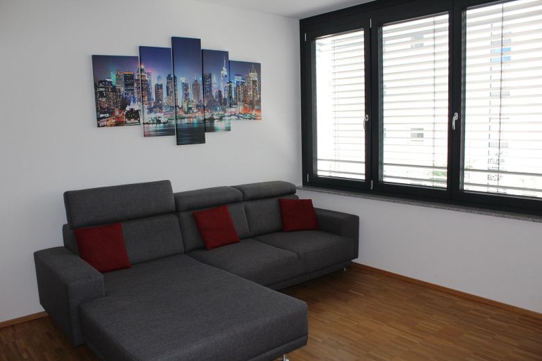 SENZA PROVVIGIONE! Moderno loft di 73 m² a Stoccarda-Nord con balcone + posto auto interrato – Wohnzimmer
