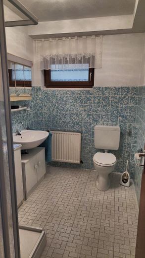 Charming detached house with a large garden in a quiet location on the edge of the forest (Wieterwald) – Duschbad Souterrain