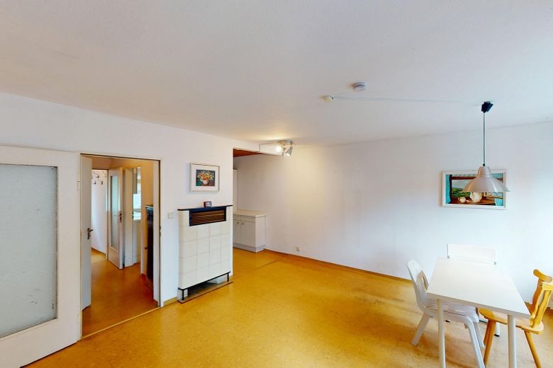 Charmantes Reihenhaus mit ausgebautem Dachboden und schönem Außenbereich - zzgl. Garage – Wohnzimmer