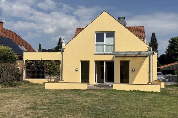 Barsinghausen-Großgoltern: casa progettata da un architetto, efficienza energetica A+ – una casa per il futuro!