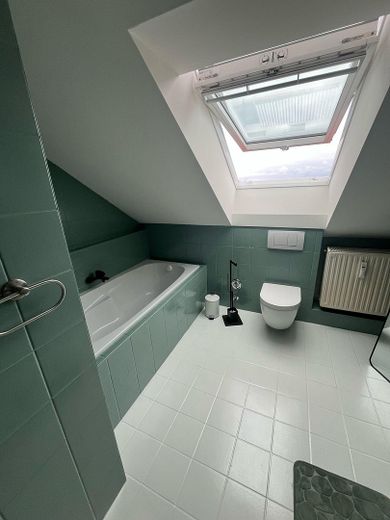 Bad - Wanne und Toilette