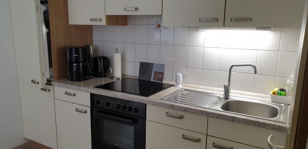 Möbliert und bezugsfertig: 2-Zimmer-Wohnung nahe Büsum – Küche
