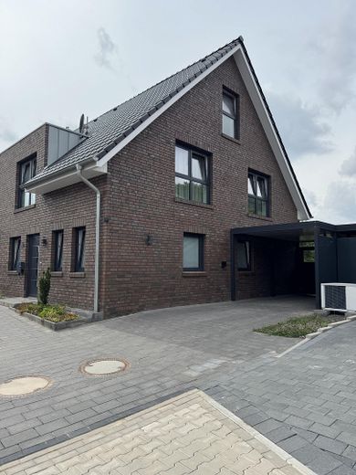 Ländliche Doppelhaushälfte in ruhiger Nachbarschaft – Foto 1