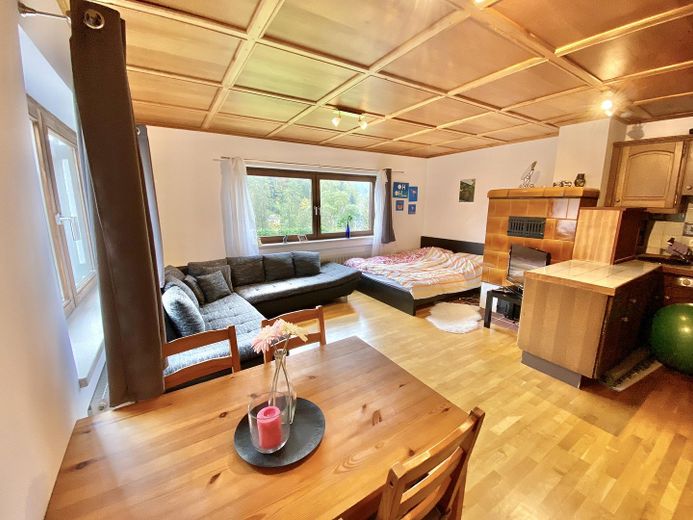 Maison individuelle avec appartement indépendant et vue dégagée *sans commission* – Wohn/Esszimmer UG