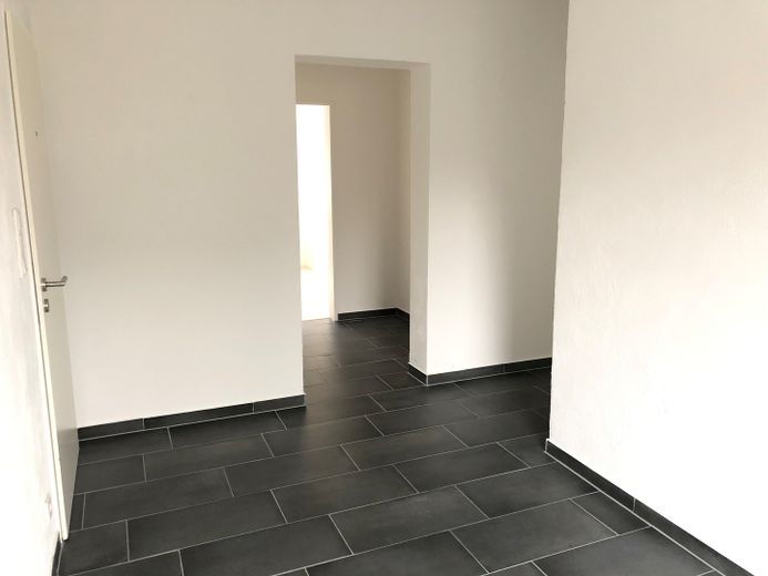 Renovierte 4-Zimmer-Wohnung mit Garten in Rheine-Hauenhorst – Flur