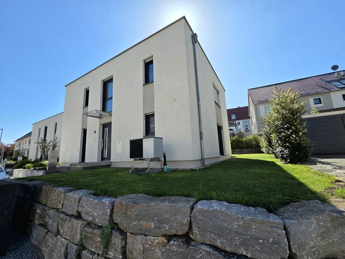 Neuwertiges und modernes Haus in Traumlage – Foto 19