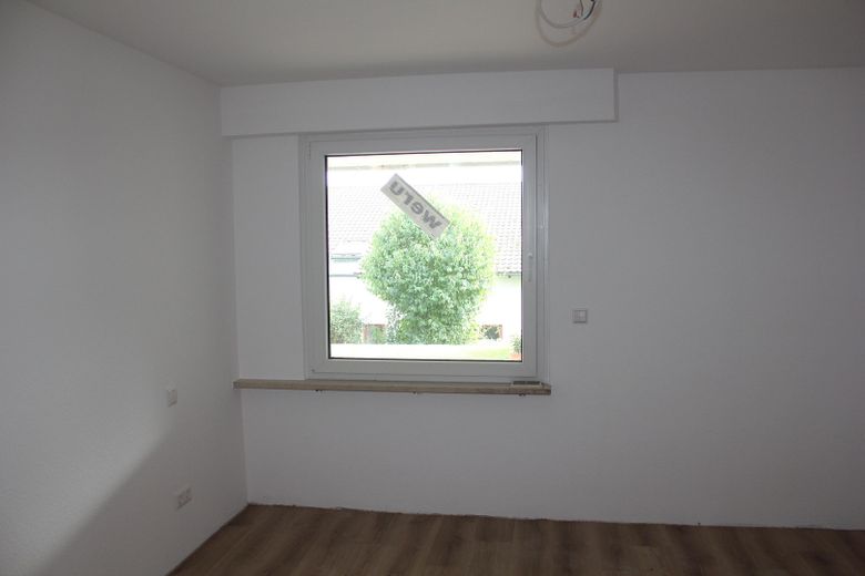 Schöne ELW in gehobenem Wohngebiet Salach Nord neu renoviert – Blick aus Schlafzimmer