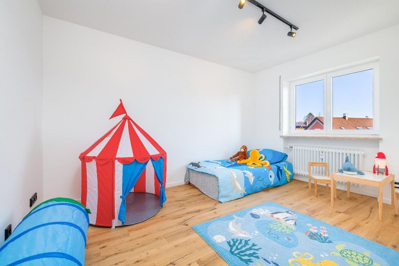 Sofort bezugsfertige 3-Zimmer Wohnung in Augsburg-Haunstetten – kernsaniert, Tiefgaragenstellplatz – Foto 9