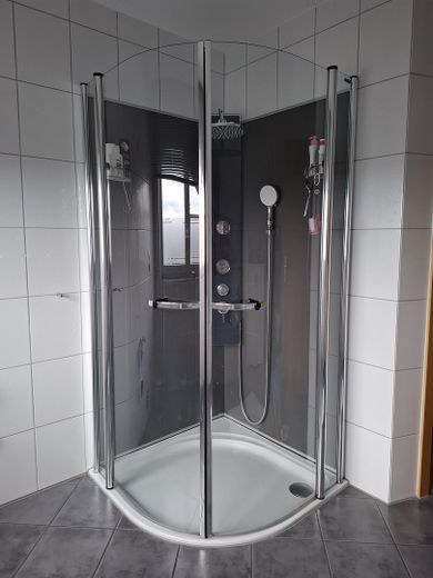 Bad mit Dusche