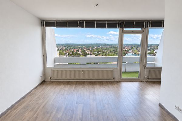 Luminoso piso dúplex de 3 habitaciones recién reformado con balcón en Mainz-Finthen